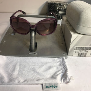 NEW Women's Oakely Sunglasses with case